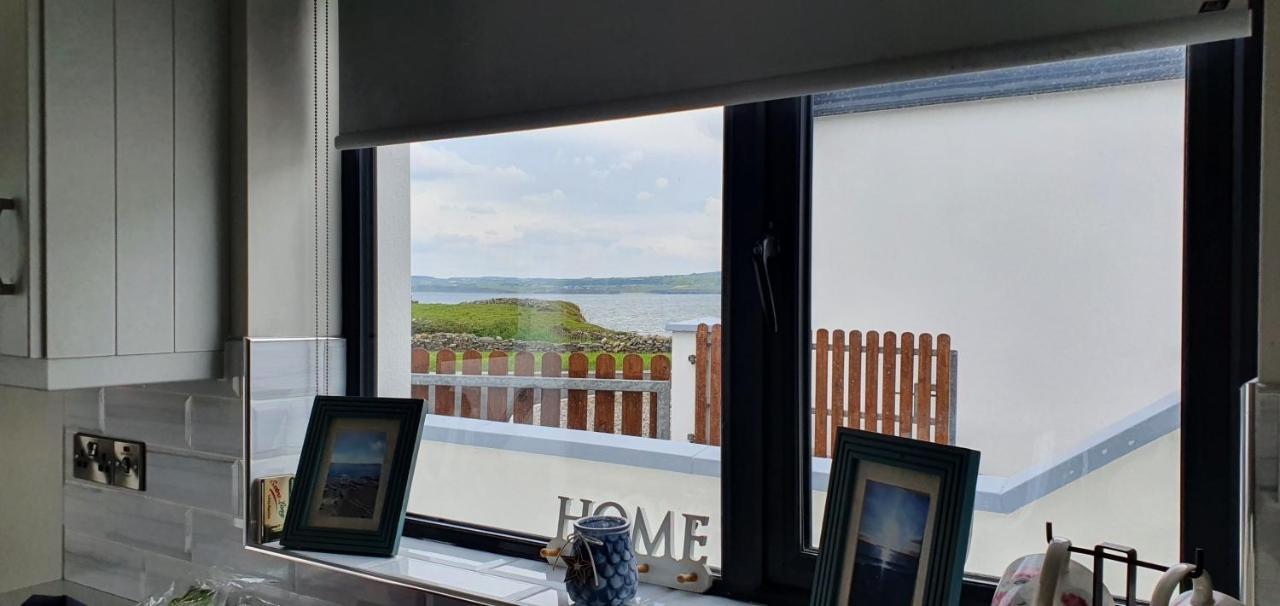 Beside The Sea & Minutes From Cliffs-Clahane Shore Lodge 利斯坎诺 外观 照片